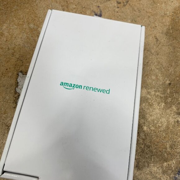 Apple Watch Series 8 (GPS + Cellular, 41MM) Starlight Aluminum Case with Starlig - Picture 2 of 3